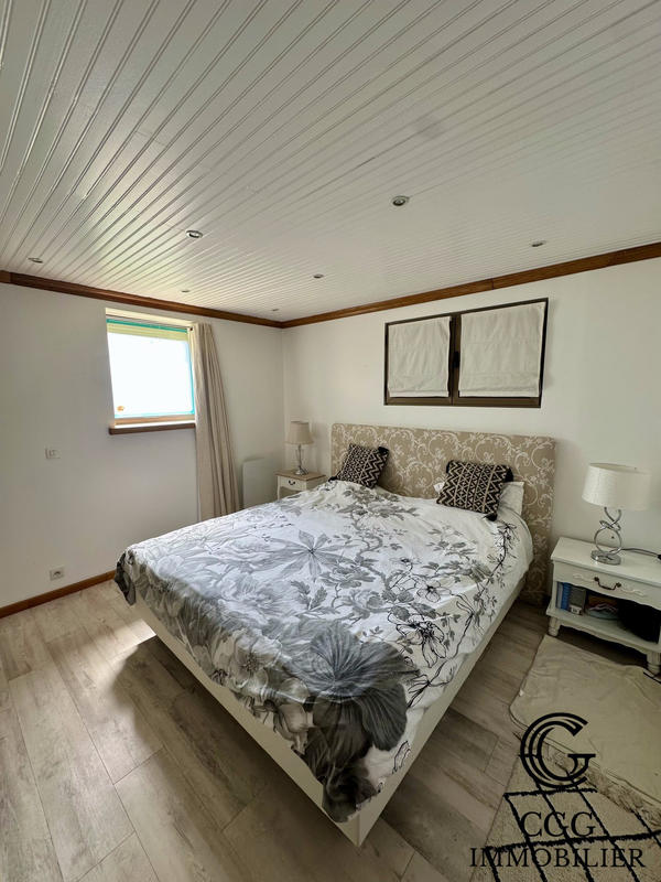 Maison - 223 m² - 6 pièces