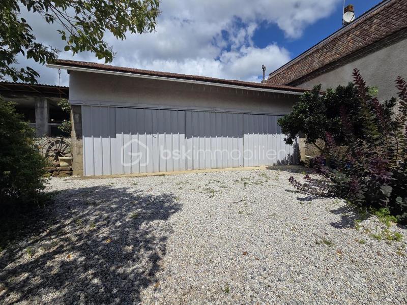 Propriété - 261 m² - 7 pièces