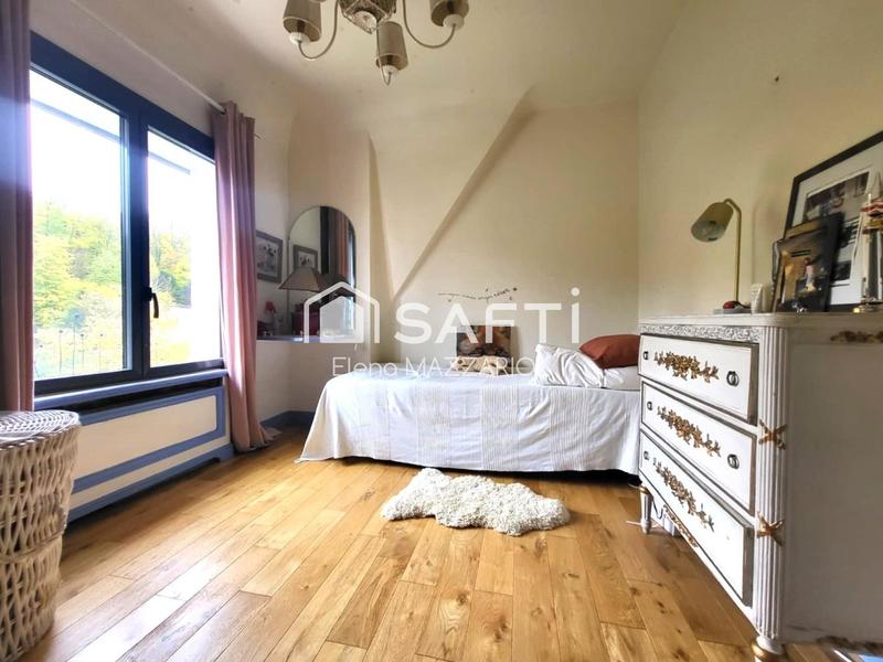 Maison - 180 m² - 7 pièces