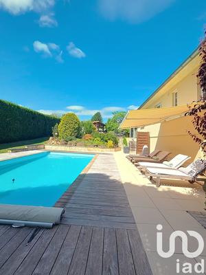 Maison - 196 m² - 7 pièces