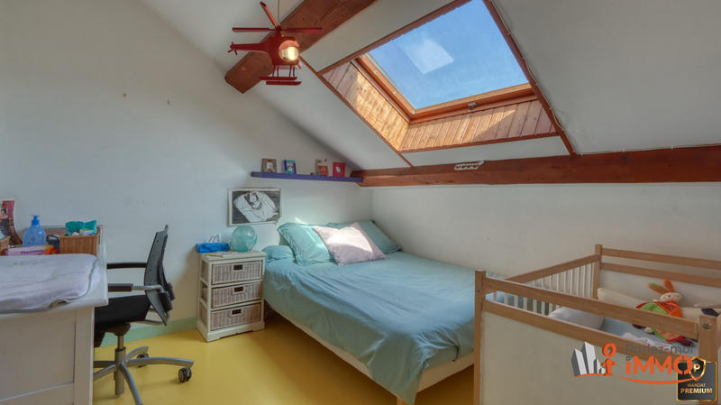 Maison - 270 m² - 11 pièces