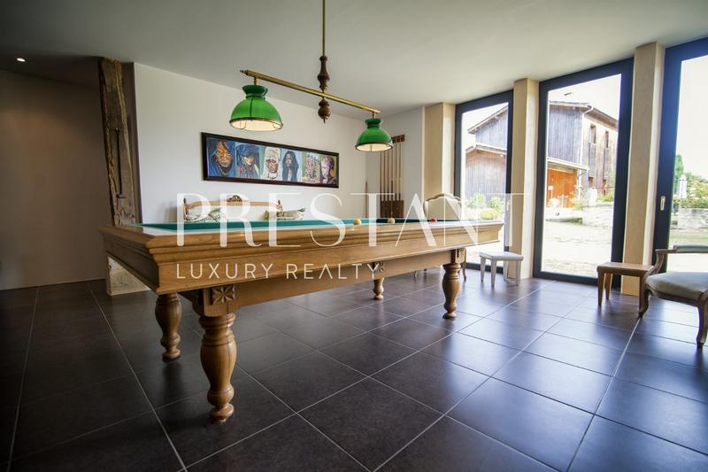 Maison - 421 m² - 10 pièces