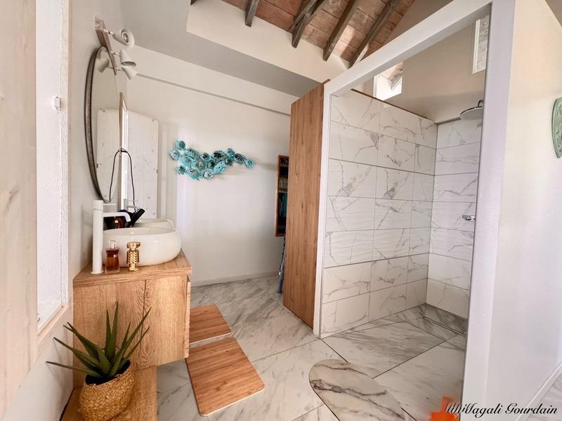 Maison - 256 m² - 7 pièces