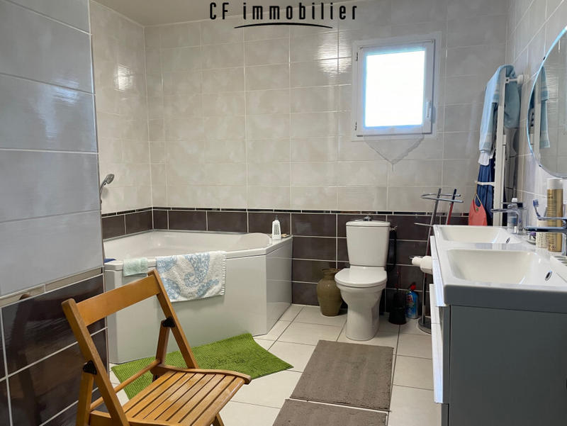 Maison - 220 m² - 6 pièces