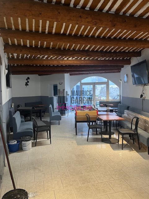 Local commercial - 119 m² - 3 pièces