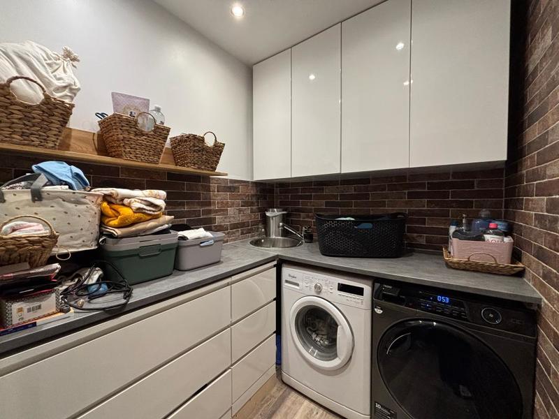 Maison - 200 m² - 7 pièces