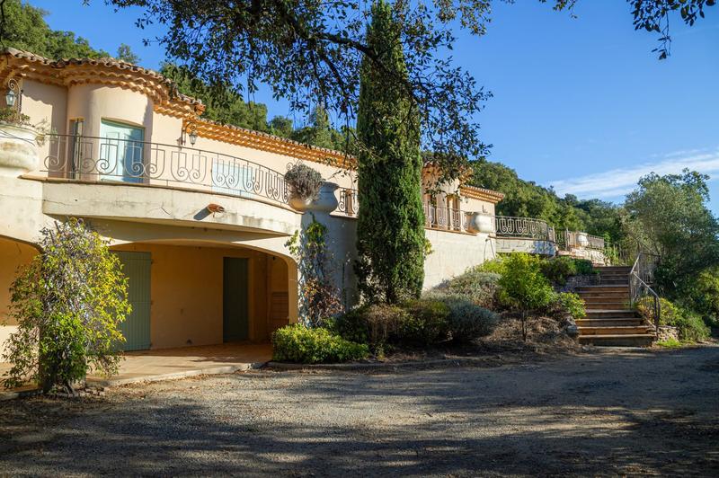 Maison - 195 m² - 6 pièces