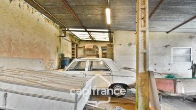 Hangar - 592 m² - 5 pièces