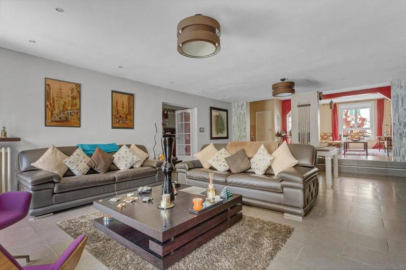 Maison - 167 m² - 5 pièces