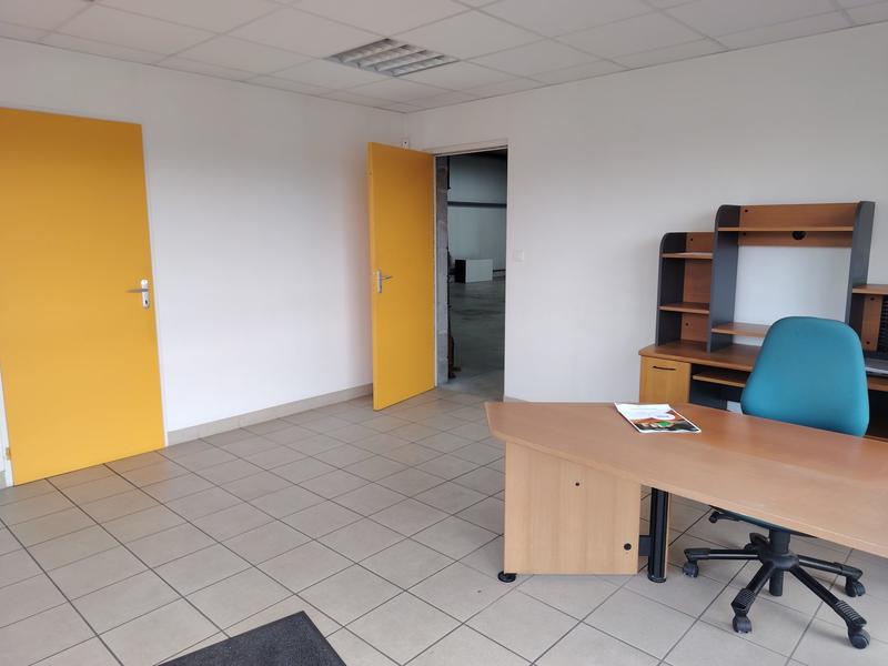 Local d'activités - 213 m² - 3 pièces