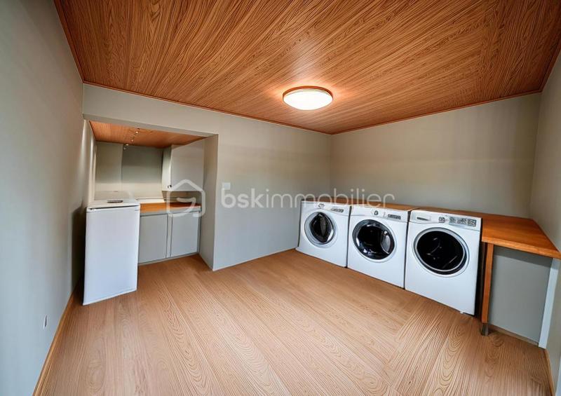 Immeuble - 77 m² - 3 pièces