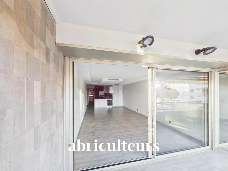 Appartement - 84 m² - 4 pièces