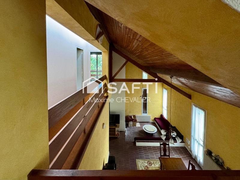 Maison - 250 m² - 8 pièces