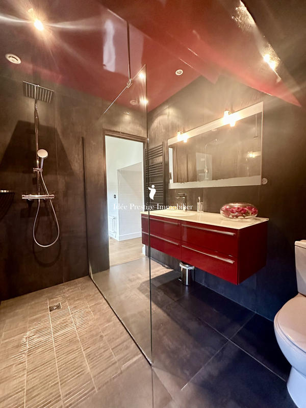 Maison - 180 m² - 6 pièces