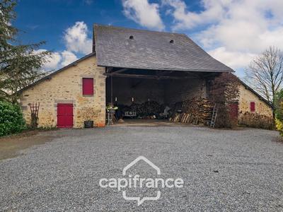 Maison - 207 m² - 9 pièces