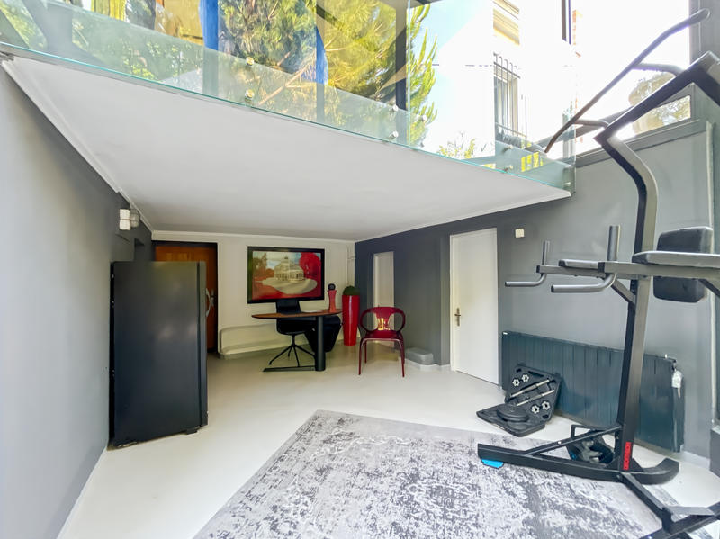 Maison - 215 m² - 8 pièces