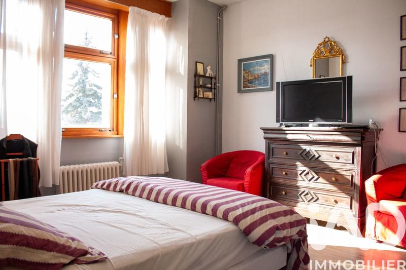 Maison - 300 m² - 13 pièces