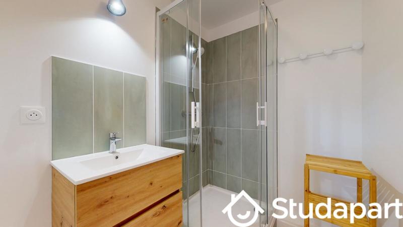 Chambre - 9 m² - 1 pièce