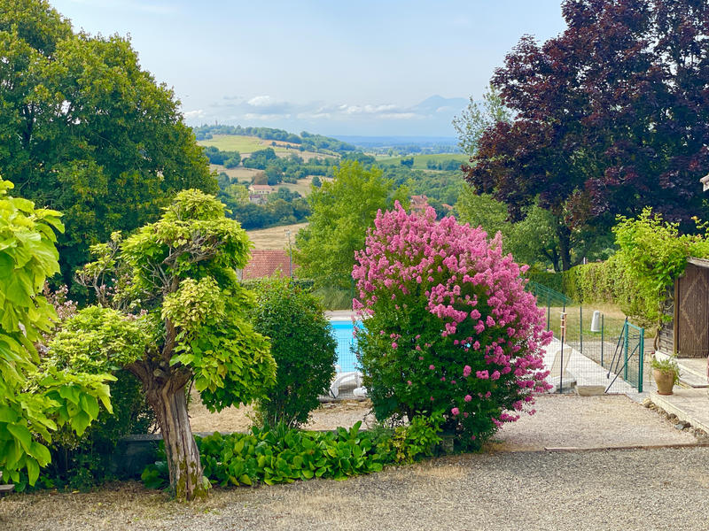 Maison - 210 m² - 9 pièces