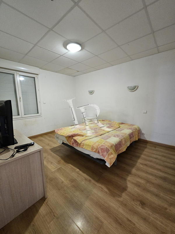 Fonds de commerce - 1 200 m²