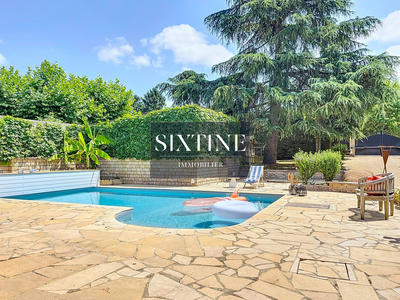 Maison - 360 m² - 7 pièces