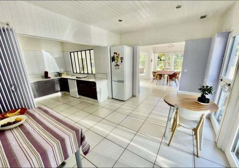 Maison - 265 m² - 9 pièces