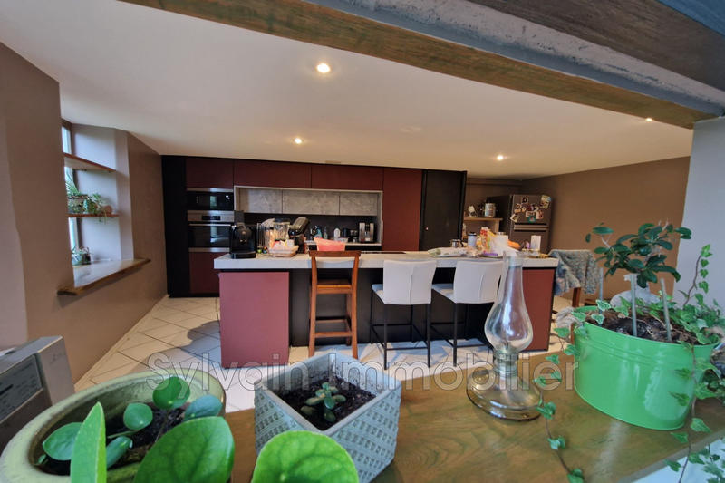 Maison - 243 m² - 10 pièces