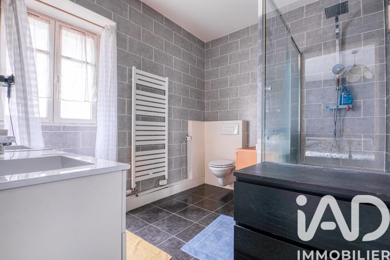 Maison - 291 m² - 9 pièces