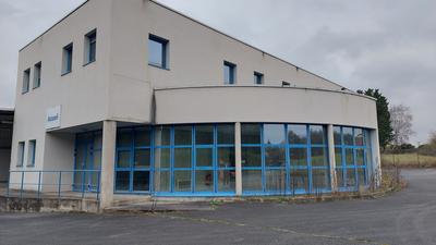 Local commercial - 3 243 m²