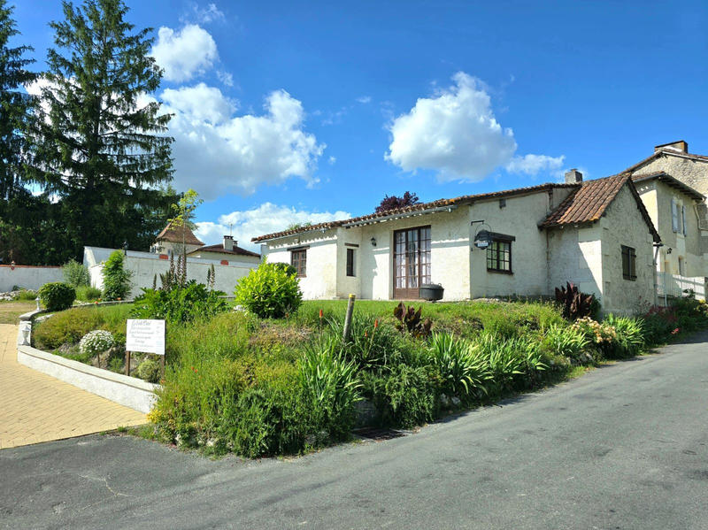 Maison ancienne - 435 m² - 17 pièces