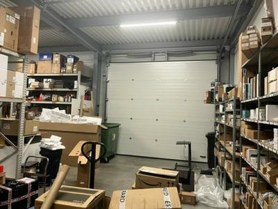 Local d'activité / Entrepôt - 302 m²