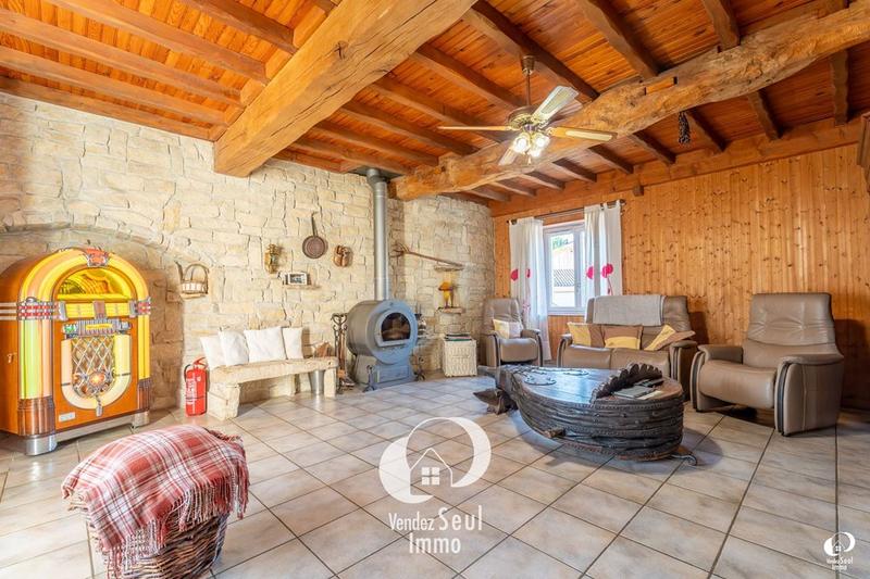 Maison traditionnelle - 202 m² - 7 pièces