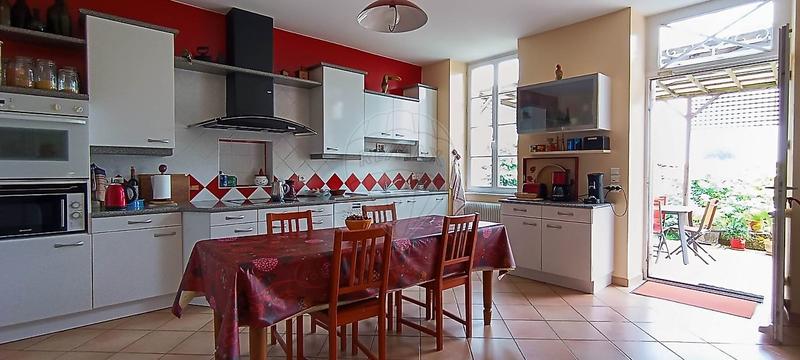 Maison de maîtres - 395 m² - 12 pièces