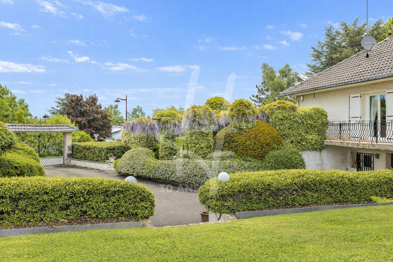 Maison - 300 m² - 6 pièces