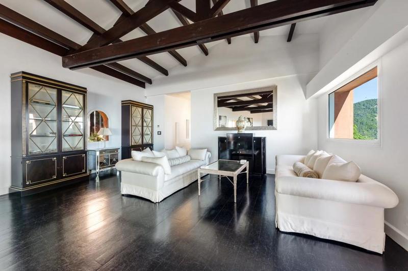 Villa - 596 m² - 13 pièces