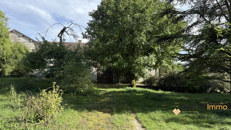 Maison - 218 m² - 10 pièces