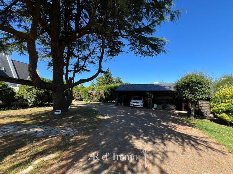 Propriété - 230 m² - 10 pièces