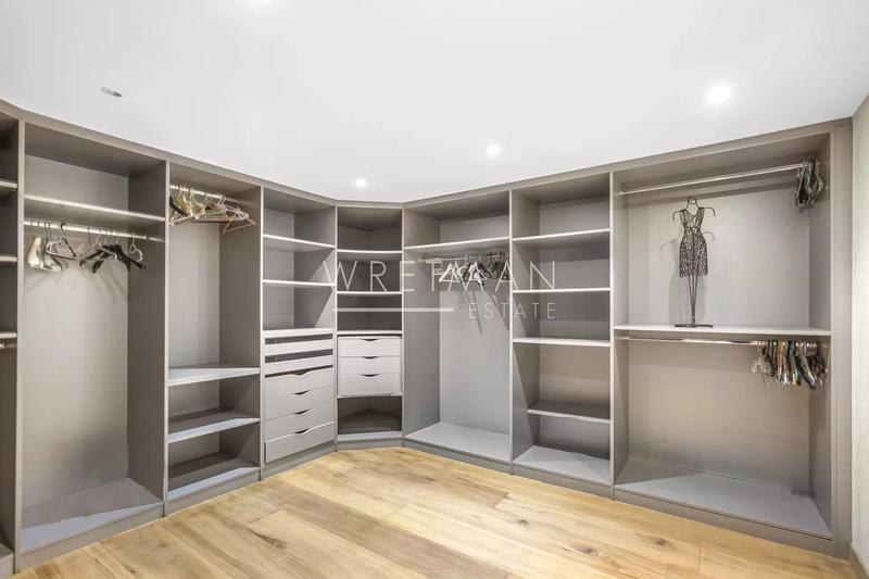 Villa - 430 m² - 9 pièces