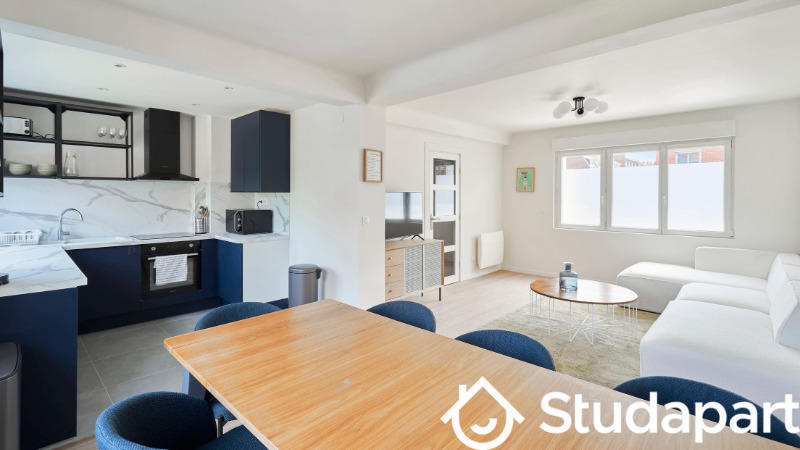 Chambre - 120 m² - 1 pièce