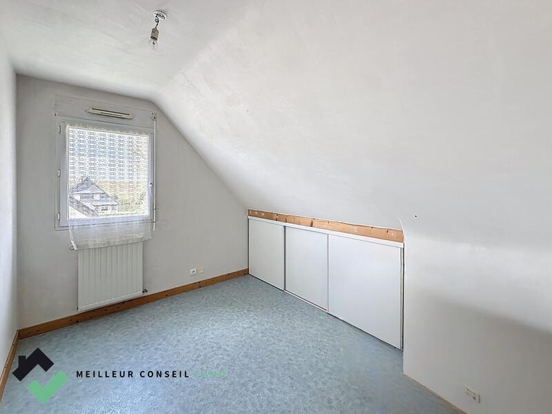 Maison traditionnelle - 90 m² - 5 pièces