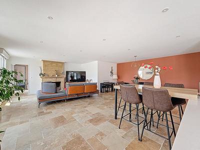 Maison - 260 m² - 10 pièces