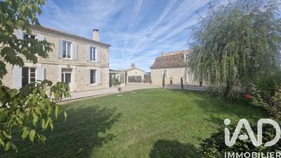 Maison - 437 m² - 11 pièces