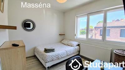 Chambre - 150 m² - 1 pièce