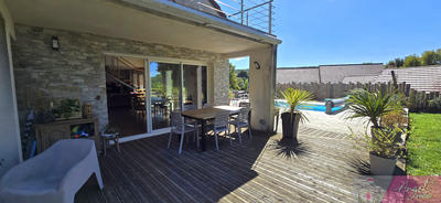 Maison - 234 m² - 10 pièces