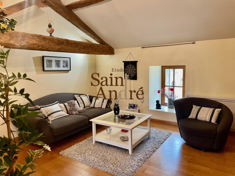 Maison - 300 m² - 8 pièces