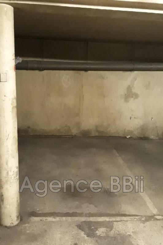 Parking / Garage - 10 m²