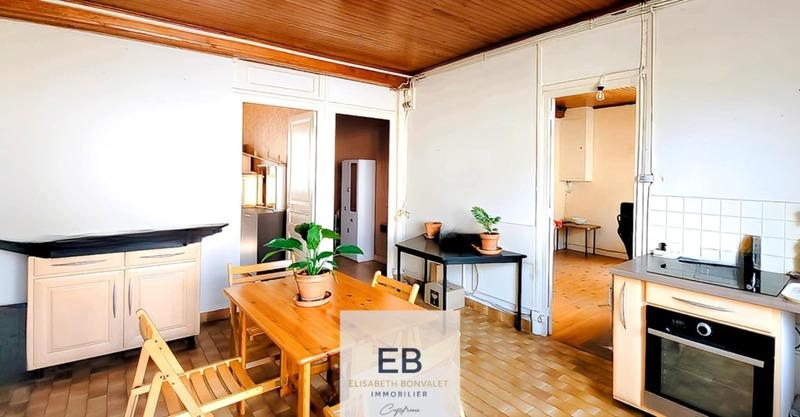 Corps de ferme - 560 m² - 4 pièces