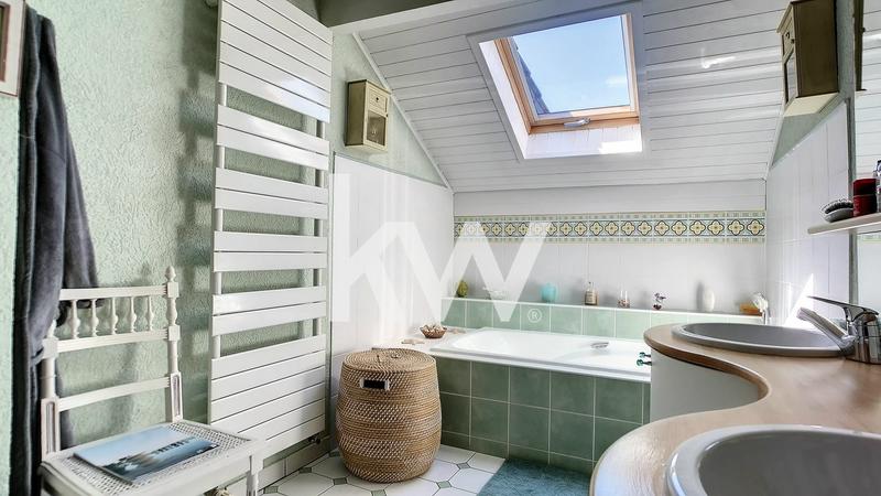 Maison - 225 m² - 6 pièces