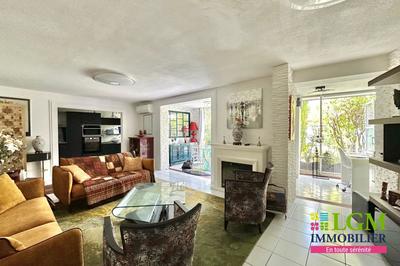 Appartement - 96 m² - 4 pièces