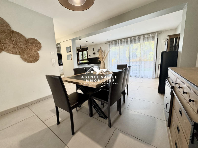 Maison traditionnelle - 160 m² - 7 pièces